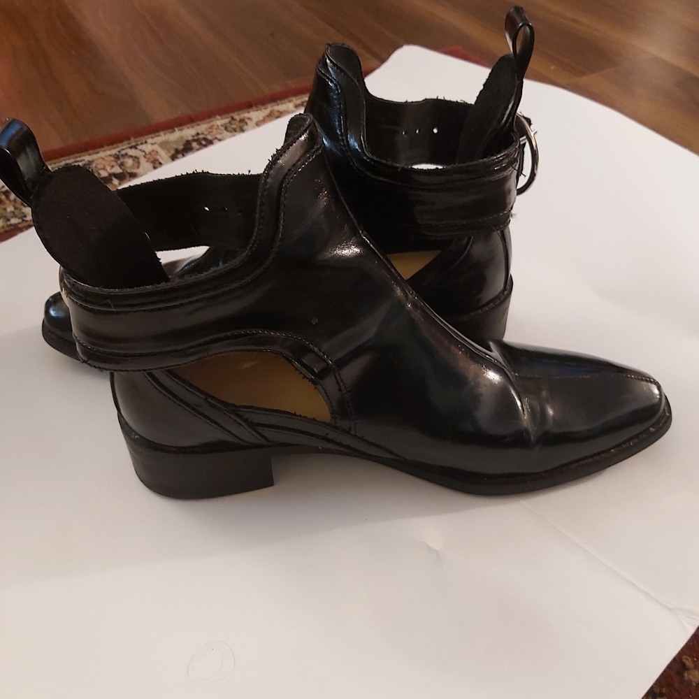 shoes - Picture 3 of 4